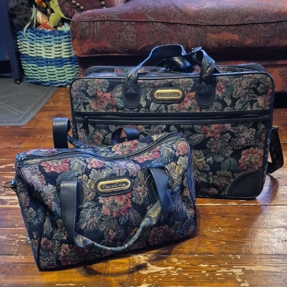 VINTAGE Oscar de la Renta Luggage Set